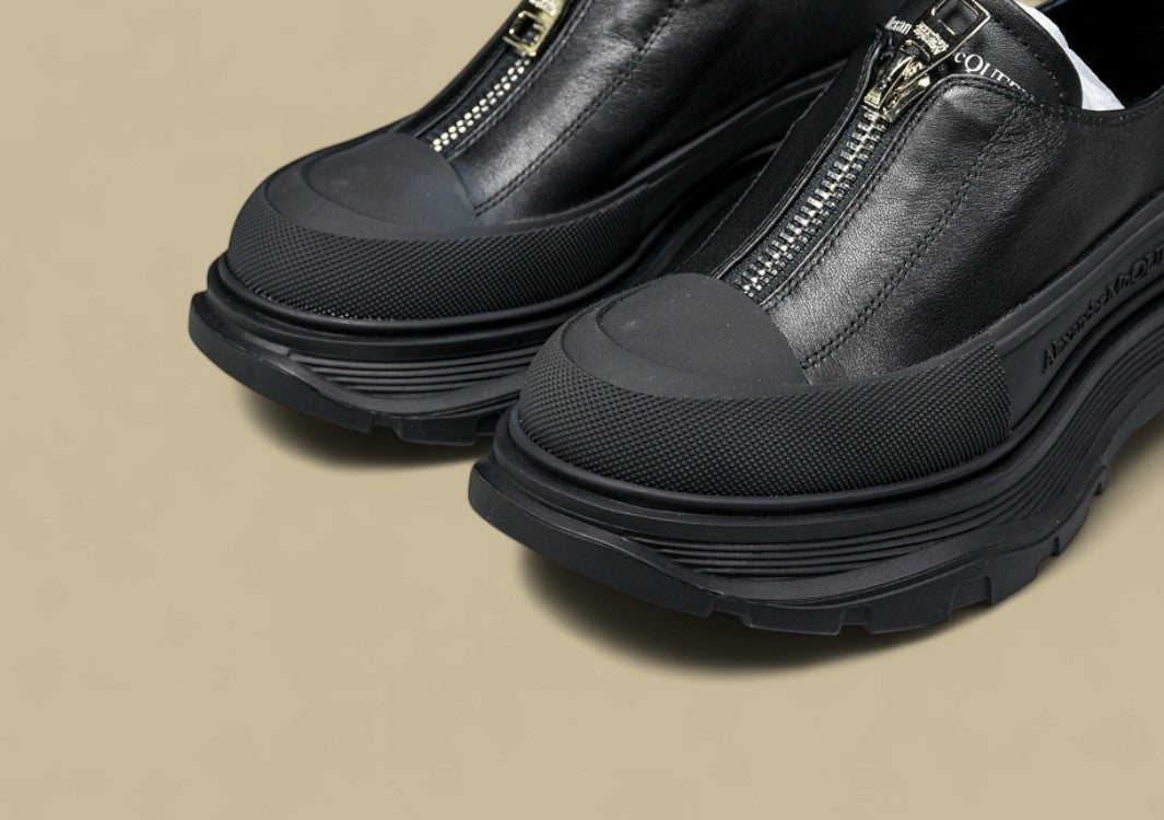 Alexander Mcqueen Tread Slick Black