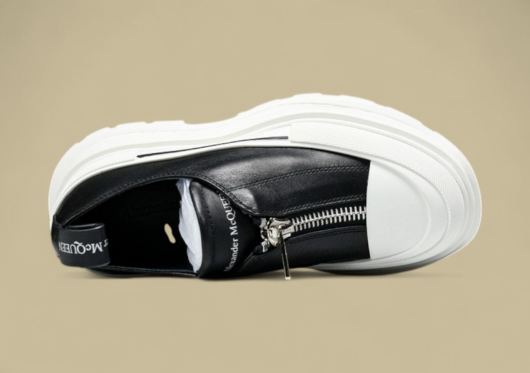 Alexander Mcqueen Tread Slick White/Black