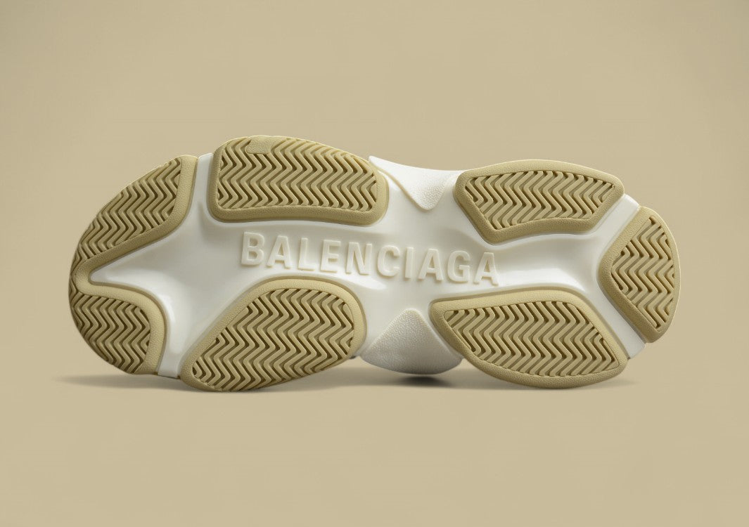 Balenciaga Paris Joint Model Triple S Fashionable Breathable Dad Shoes Khaki Brown