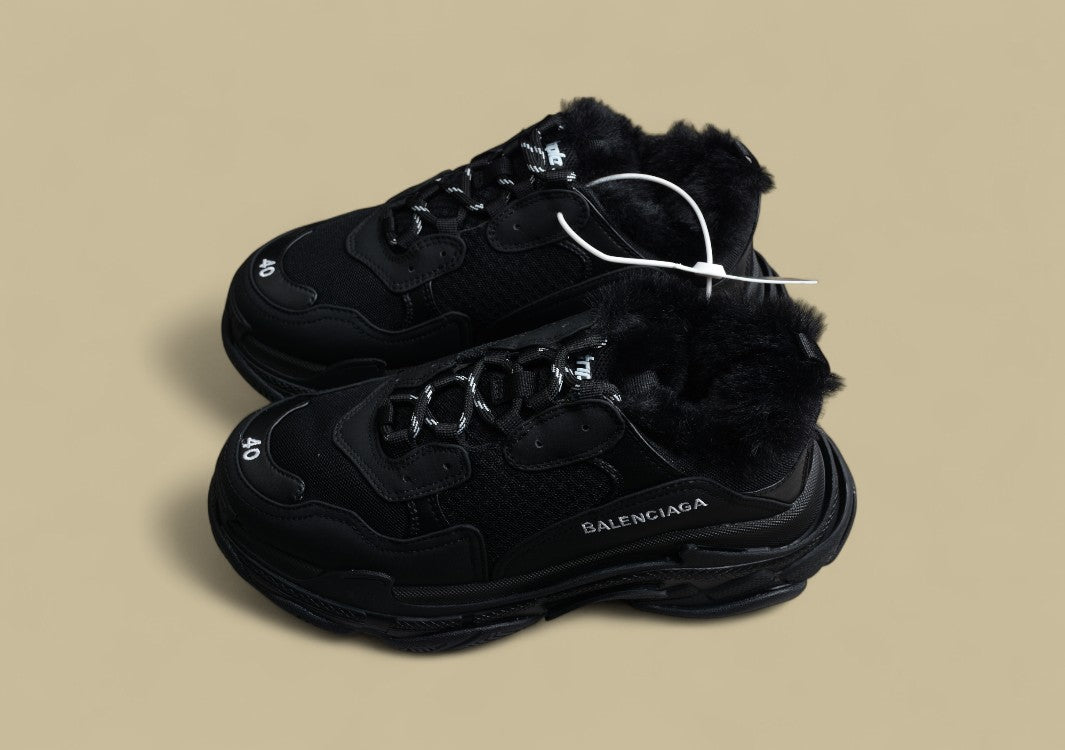Balenciaga R42 Plus Velvet Retro Dad Shoes Black