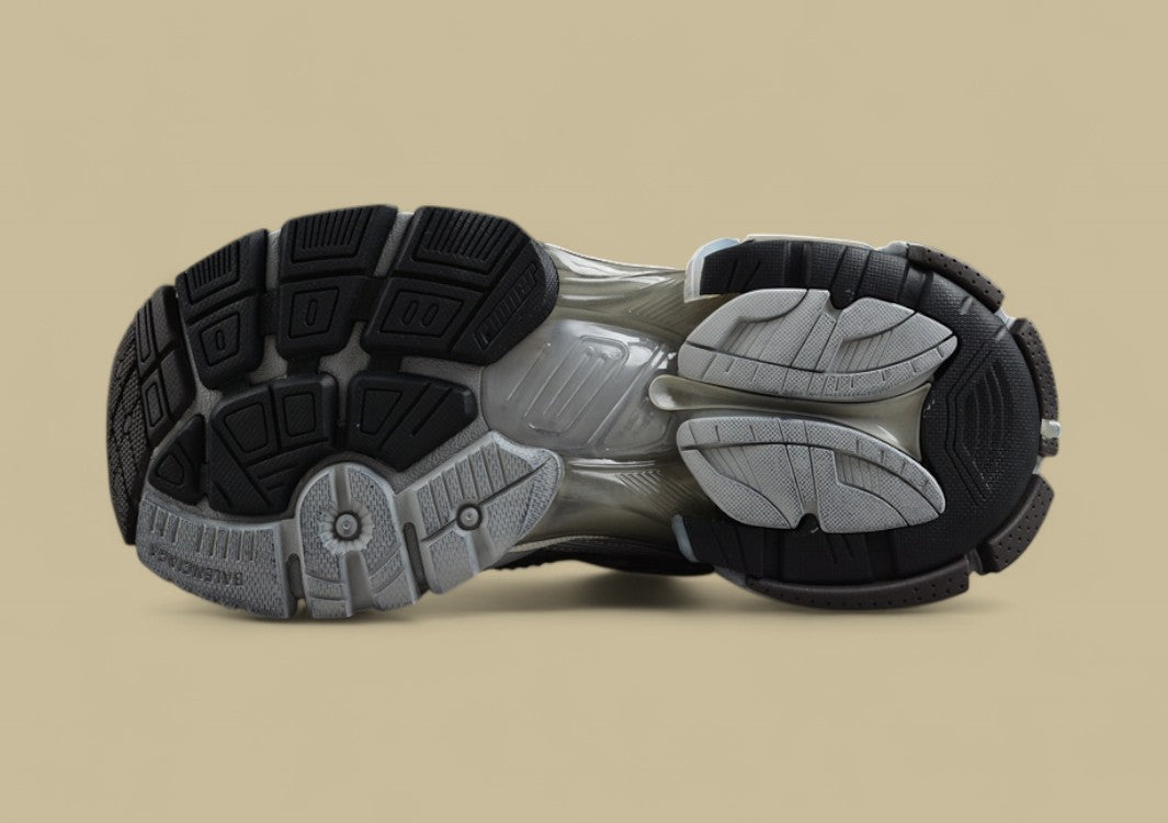 Balenciaga Runner Sneaker – Aged White/Grey/Black