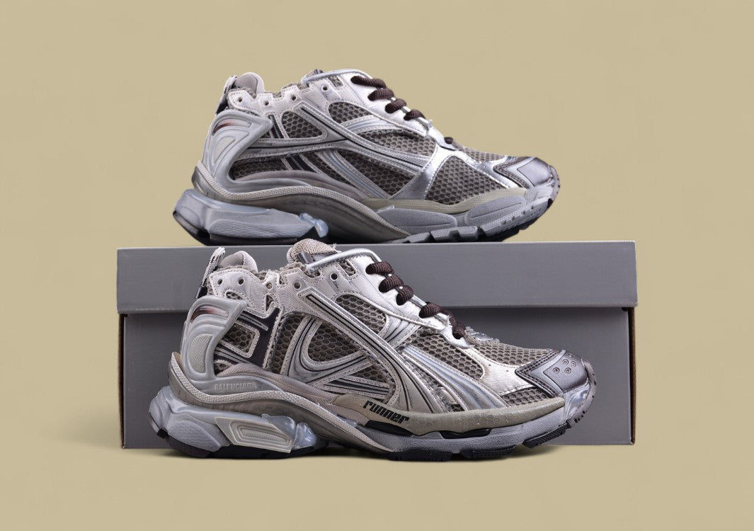 Balenciaga Runner Sneaker – Beige/Grey