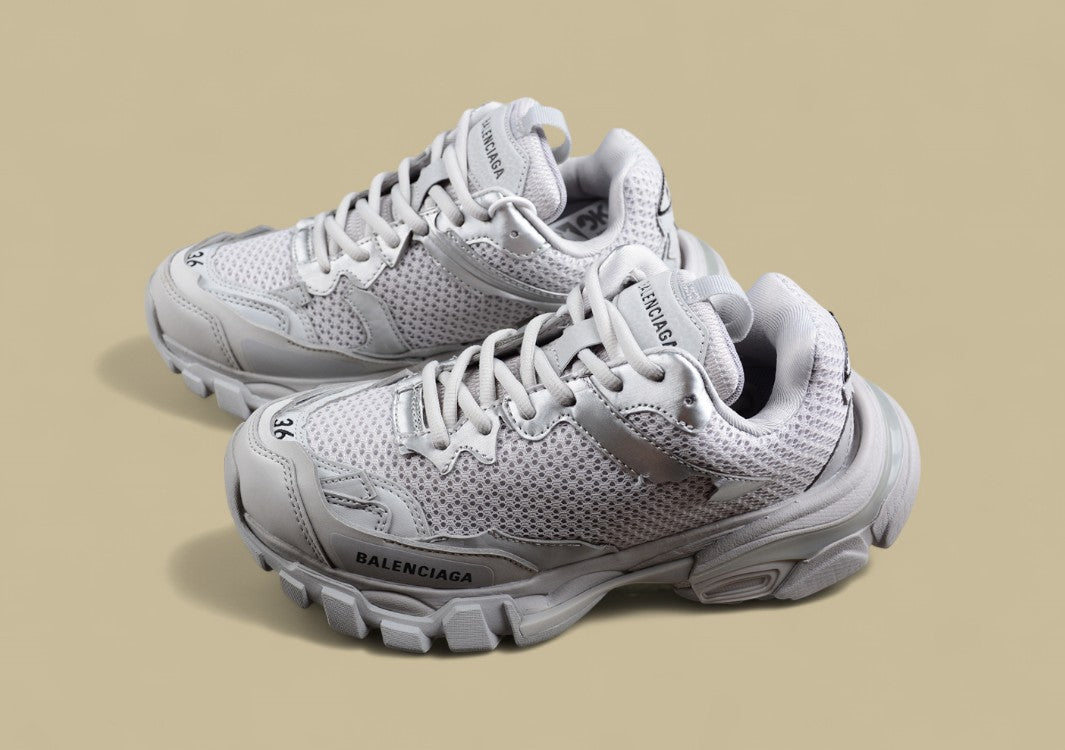 Balenciaga Runner Sneaker in Gray & Black