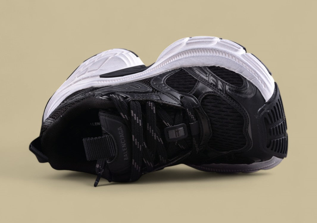 Balenciaga Sneaker – Black & White