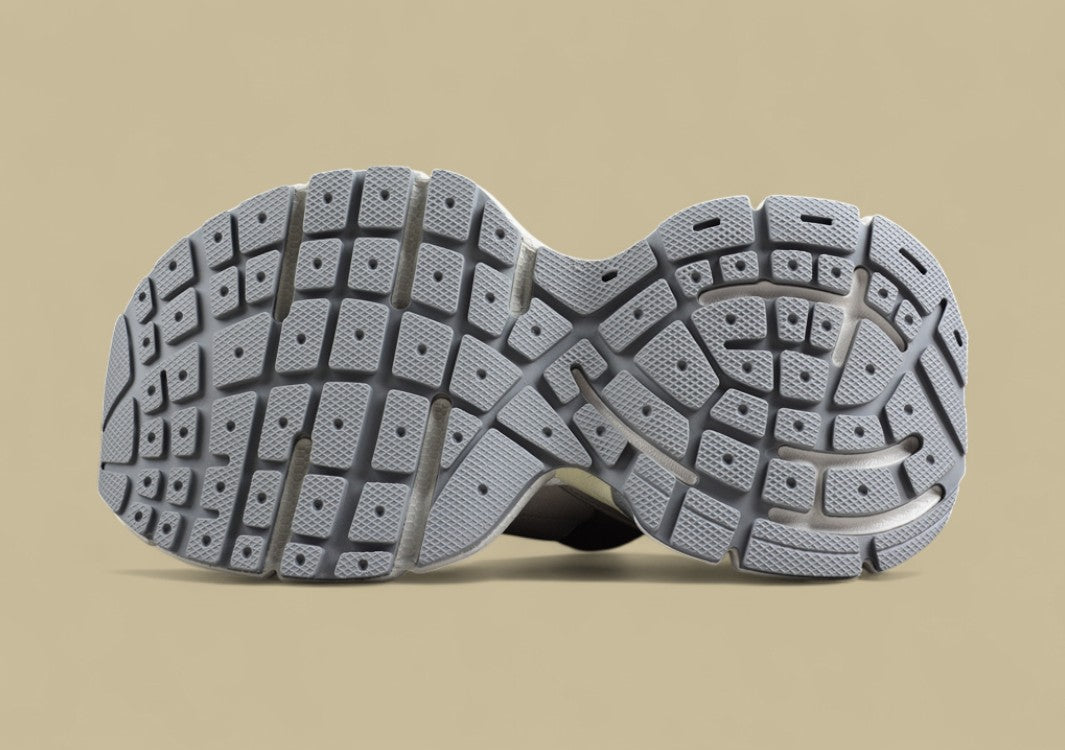Balenciaga Sneaker in White/Grey Suede Mesh