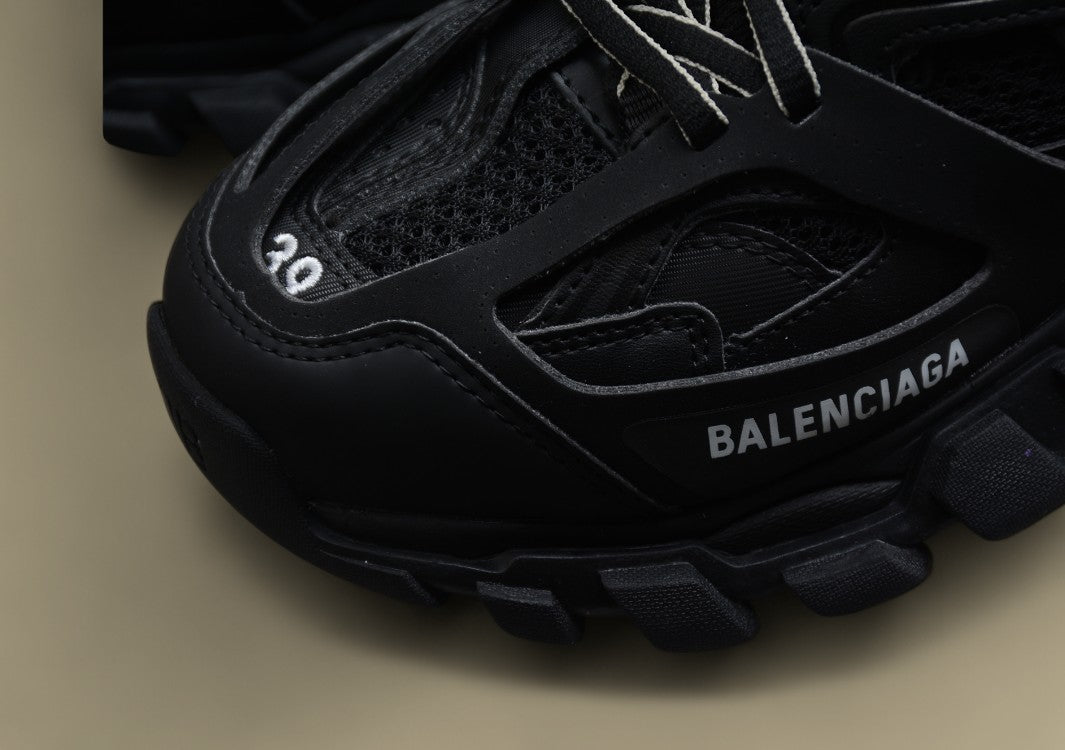 Balenciaga Track High Top 3.0 Mesh Nylon Sneaker in Schwarz