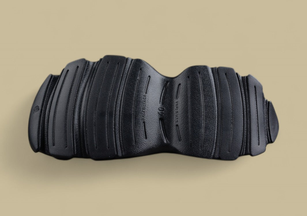 Balenciaga Track Sneaker in Black