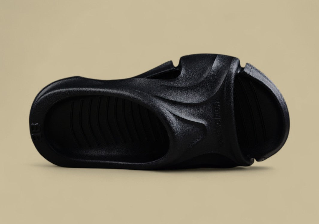 Balenciaga Foam Slide in Black