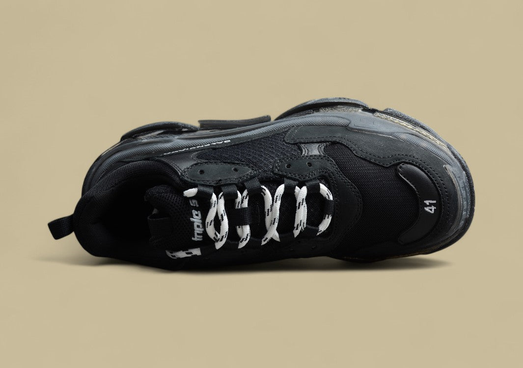 Balenciaga Triple S Black Distressed Höchste Replikationsstufe