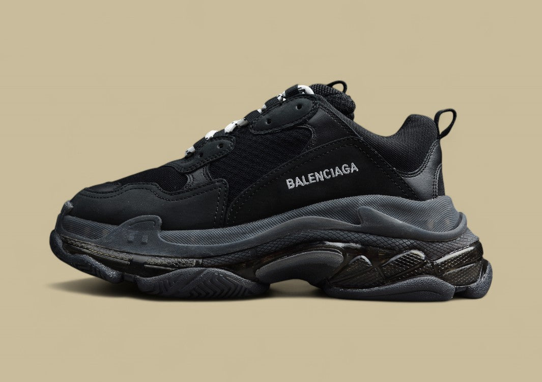 Balenciaga Triple S Black Distressed Höchste Replikationsstufe