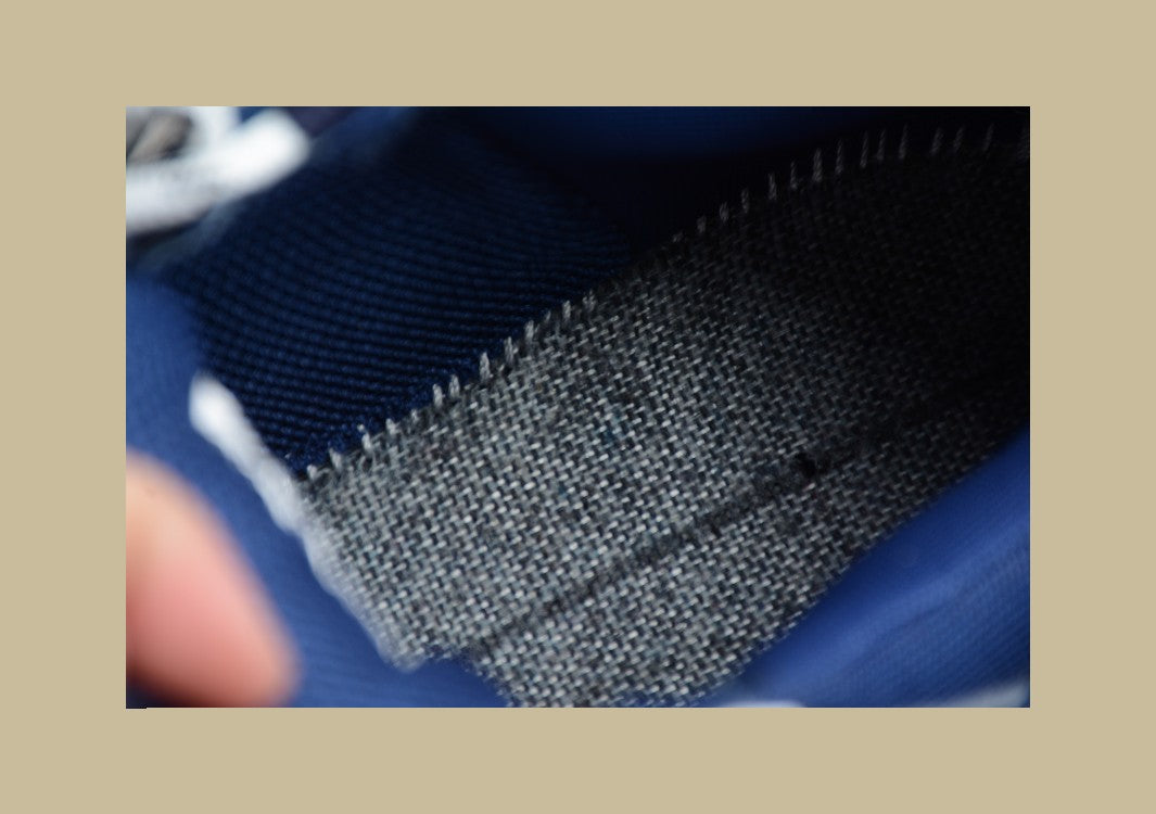 Balenciaga Triple S Dunkelbla Tiefe Töne massiver Stil