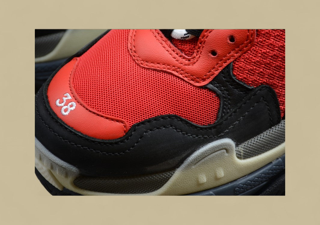Balenciaga Triple S GZ-Replik In Schwarz-Rot Mit Mehrfarbiger