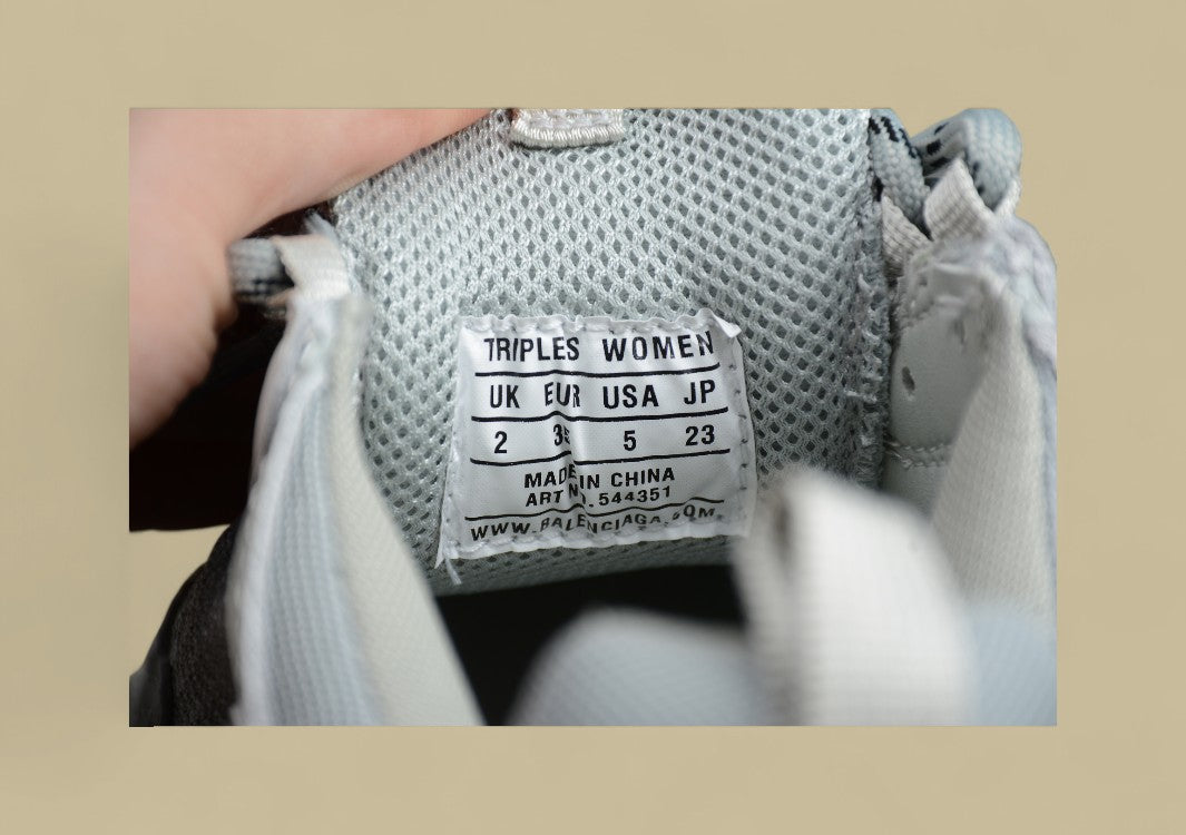 Balenciaga Triple S Grau Unisex Zeitloser Luxus