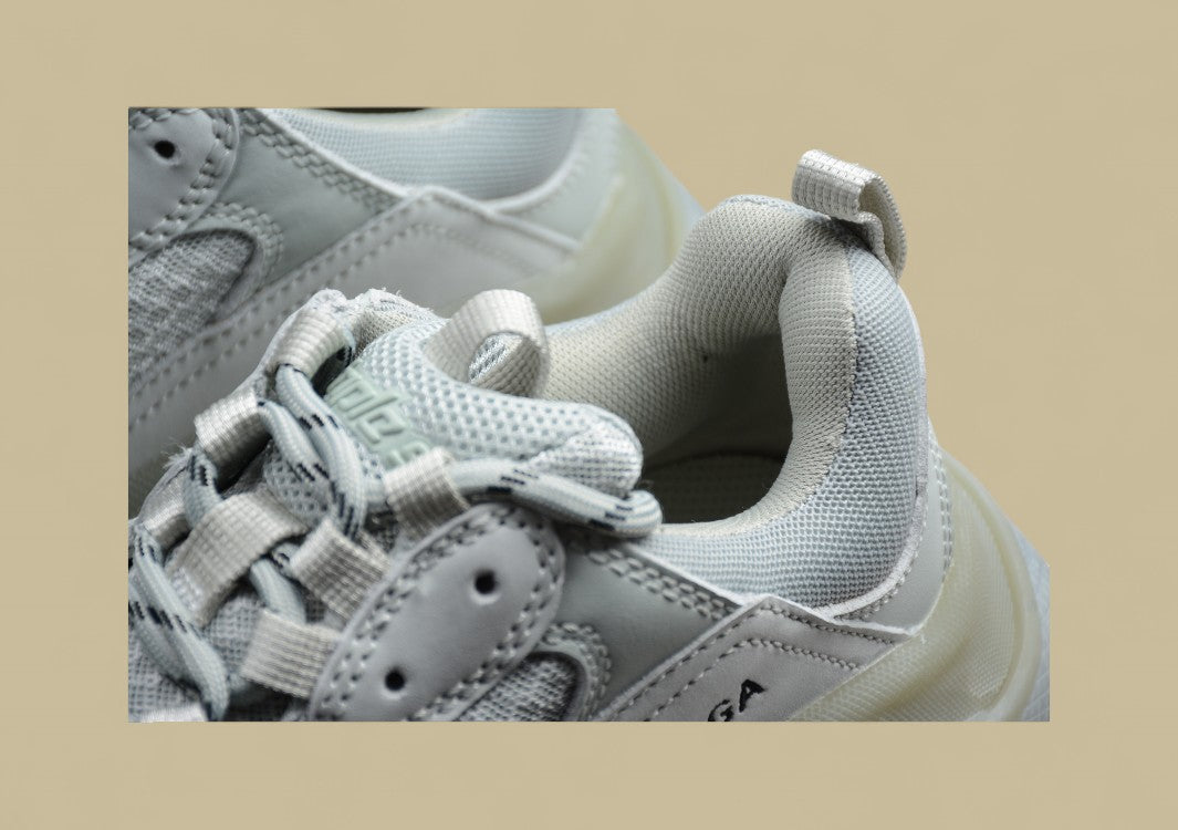 Balenciaga Triple S Grau Unisex Zeitloser Luxus