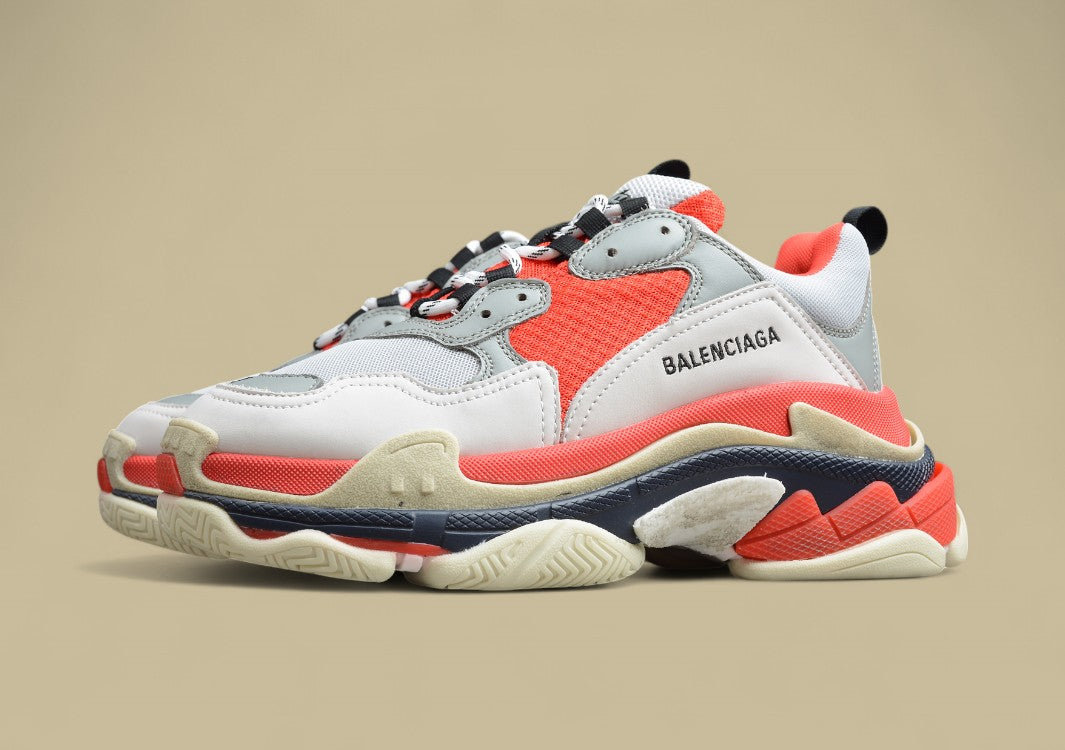 Balenciaga Triple S Multi Red Grey Retro-Vibes Mit Modernem Colorblocking