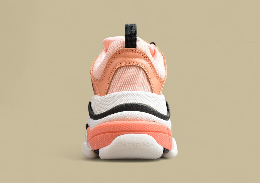 Balenciaga Triple S Peach Coral Sommerlicher Akzent Mit Chunky-Power
