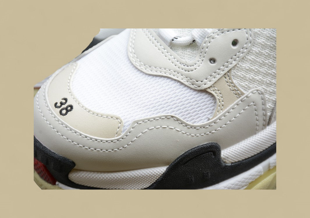 Balenciaga Triple S Replik In Weiß Beige Schwarz