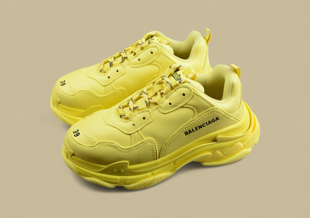 Balenciaga Triple S Sneaker in der "Parisian Family" Retro Dad Shoe Edition