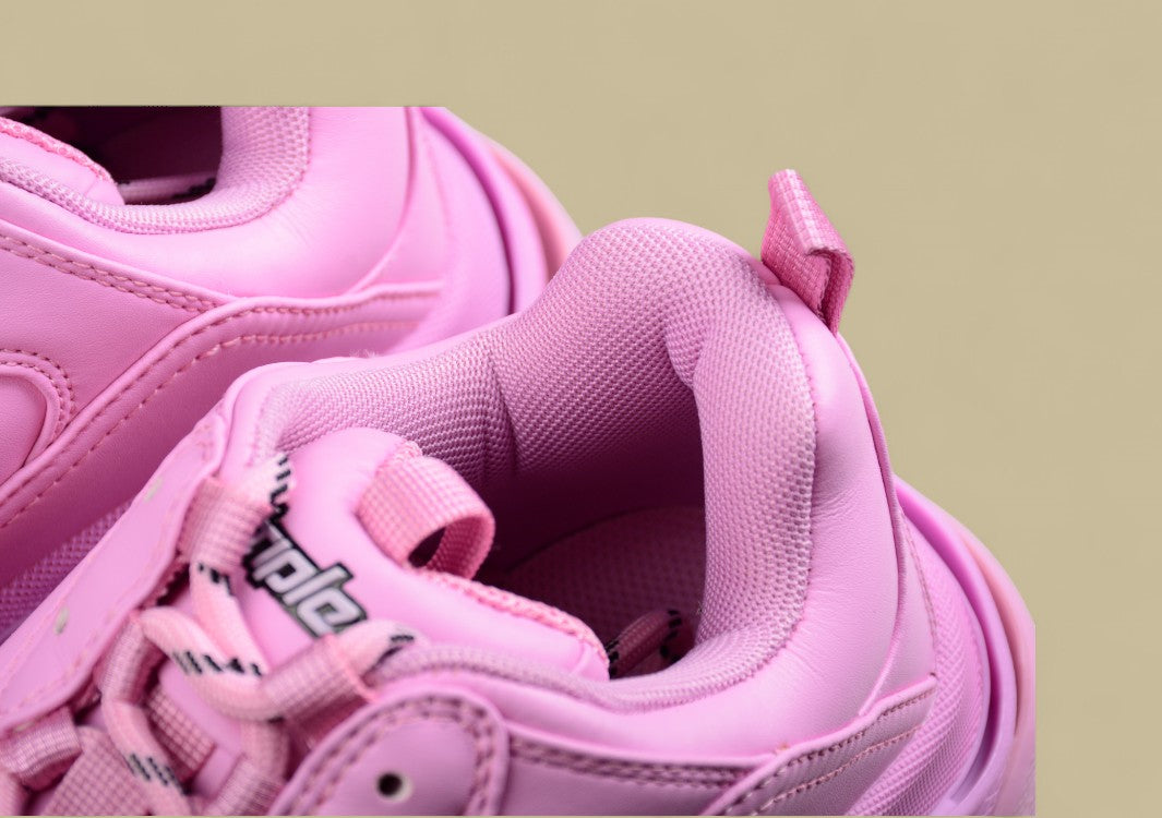 Balenciaga Triple S Sneaker in der "Parisian Family" Retro Dad Shoe