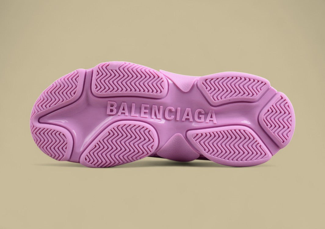 Balenciaga Triple S Sneaker in der "Parisian Family" Retro Dad Shoe