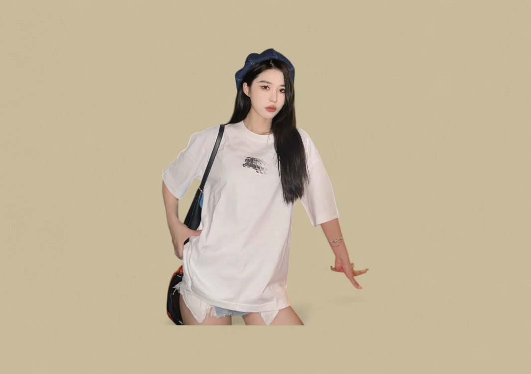 Burberry 24SS Unreal Image Warhorse Logo T-Shirt – Off-White