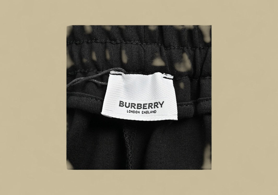 Burberry Embroidered Warhorse Logo Side Joint Plaid Shorts – Black