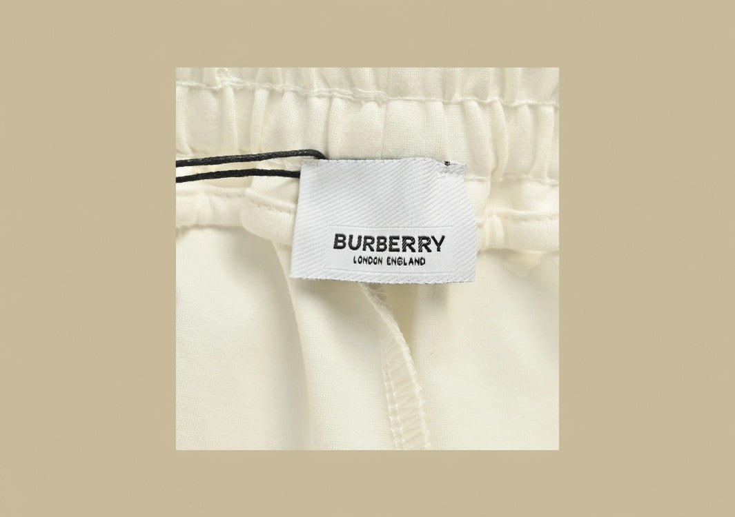 Burberry Embroidered Warhorse Logo Side Joint Plaid Shorts – Off-White with Archive Check Trim