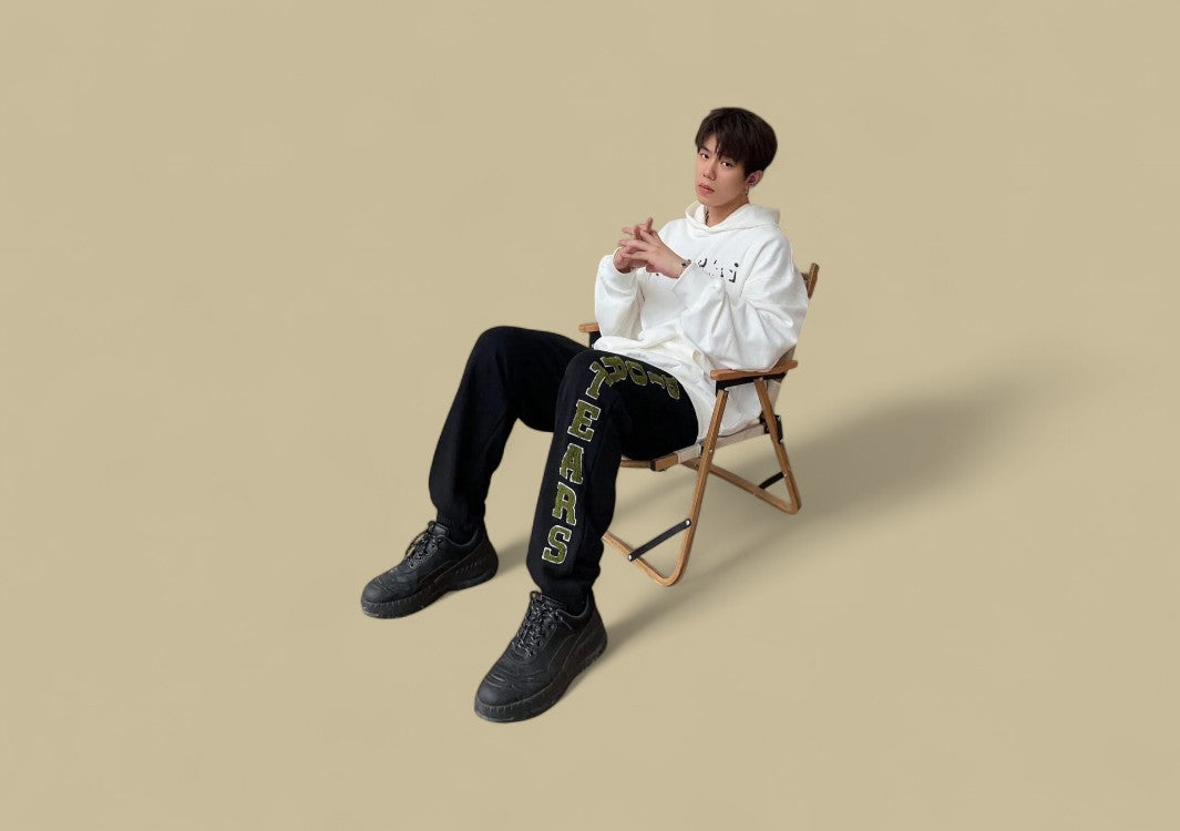 Dior 23SS Vertical Towel Embroidery Logo Sweatpants – Black