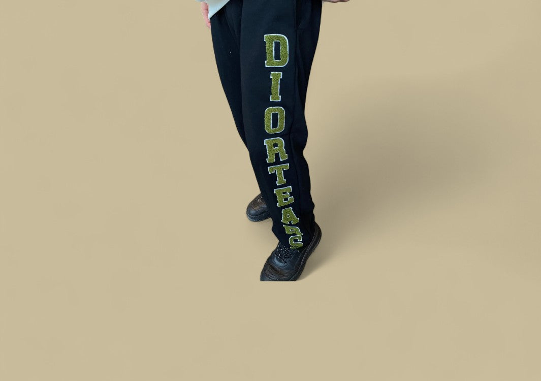 Dior 23SS Vertical Towel Embroidery Logo Sweatpants – Black