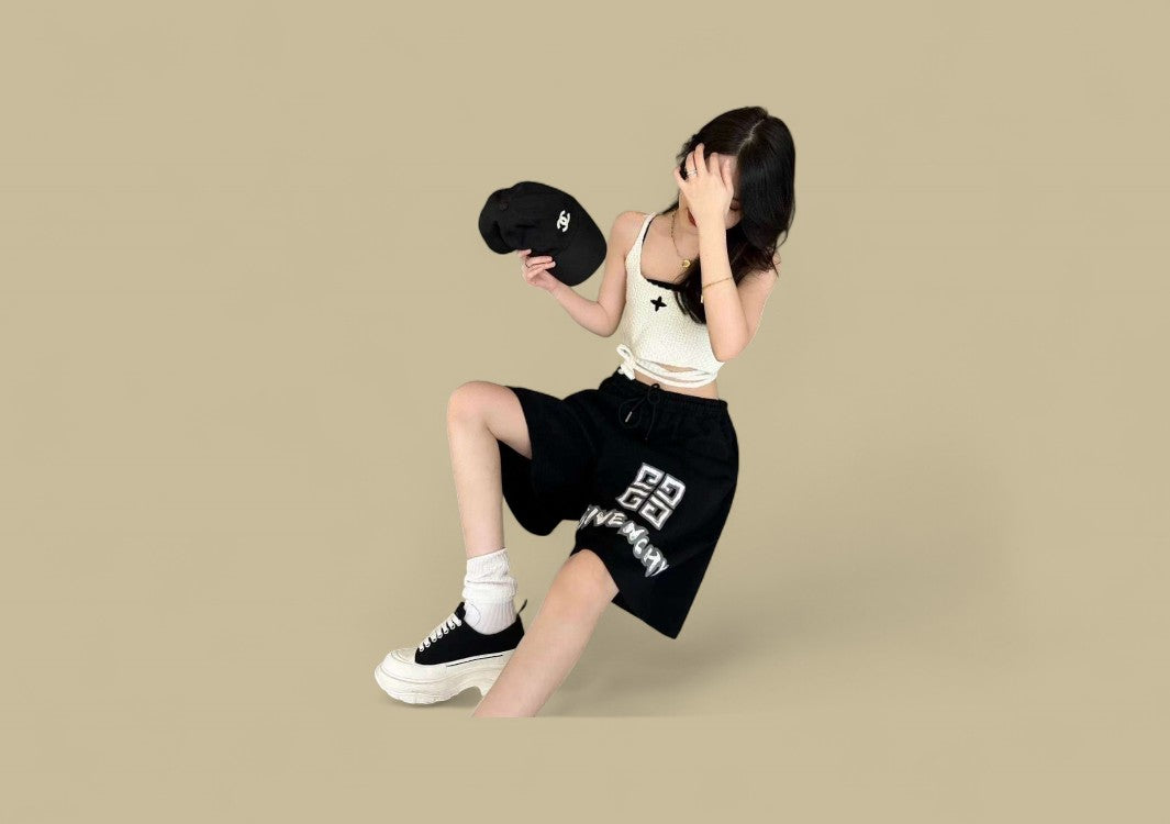 Givenchy 24ss Hand Drawing Four Square Logo Short – Black