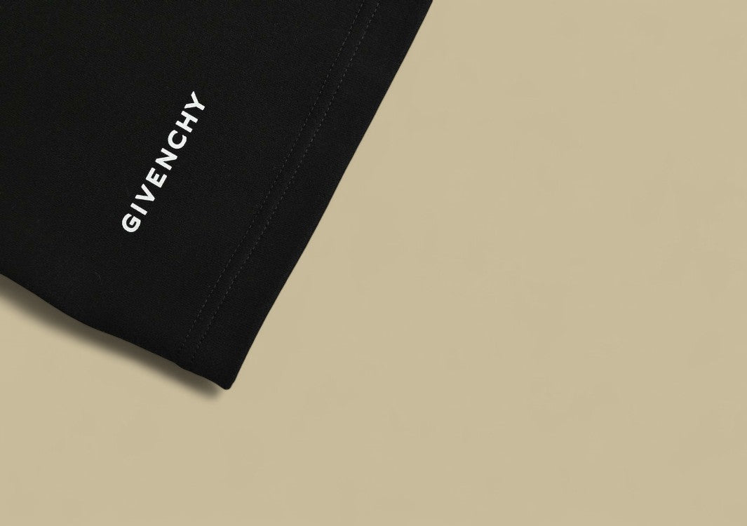 Givenchy 24ss Spotted Dog Logo Short