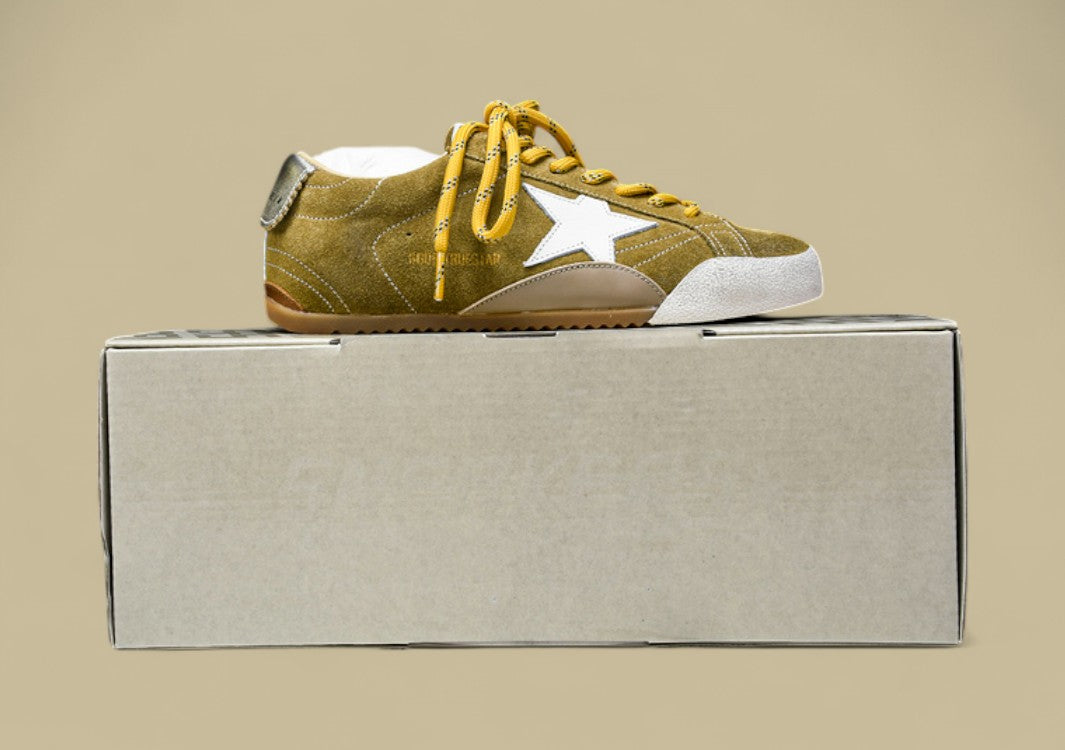 Golden Goose 25th Anniversary Limited Edition Strappy Flat Low-top German Training Brown