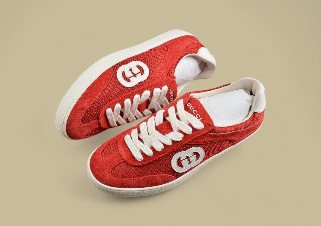 Gucci Retro Red Low-Top Sneakers Vintage Style with Iconic GG Logo