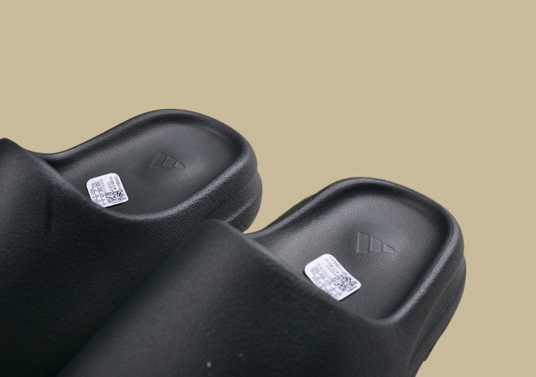 Kanye West x Yeezy Slide "Resin" Original Slip-On Sandals