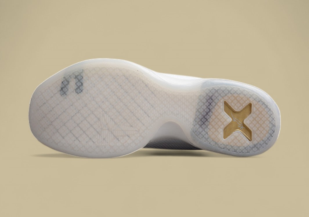 Kobe 10 Fundamentals White/Black-Wolf Grey