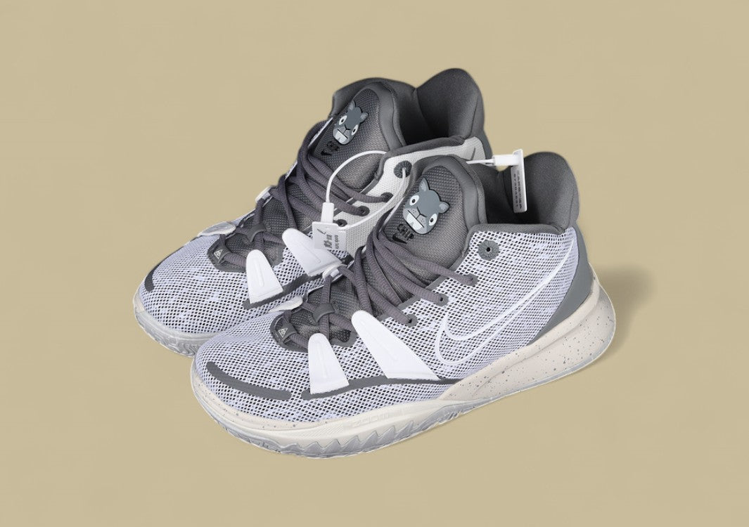 Kyrie 7 SE GS Chip Light Smoke Grey/Smoke Grey/Summit White/White