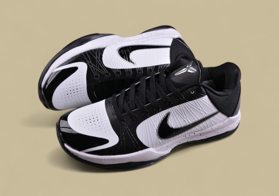Nike Kobe "White Black" Classic Low-Top Basketball Shoe with Clean Monochrome Contrast and Speckled Midsole