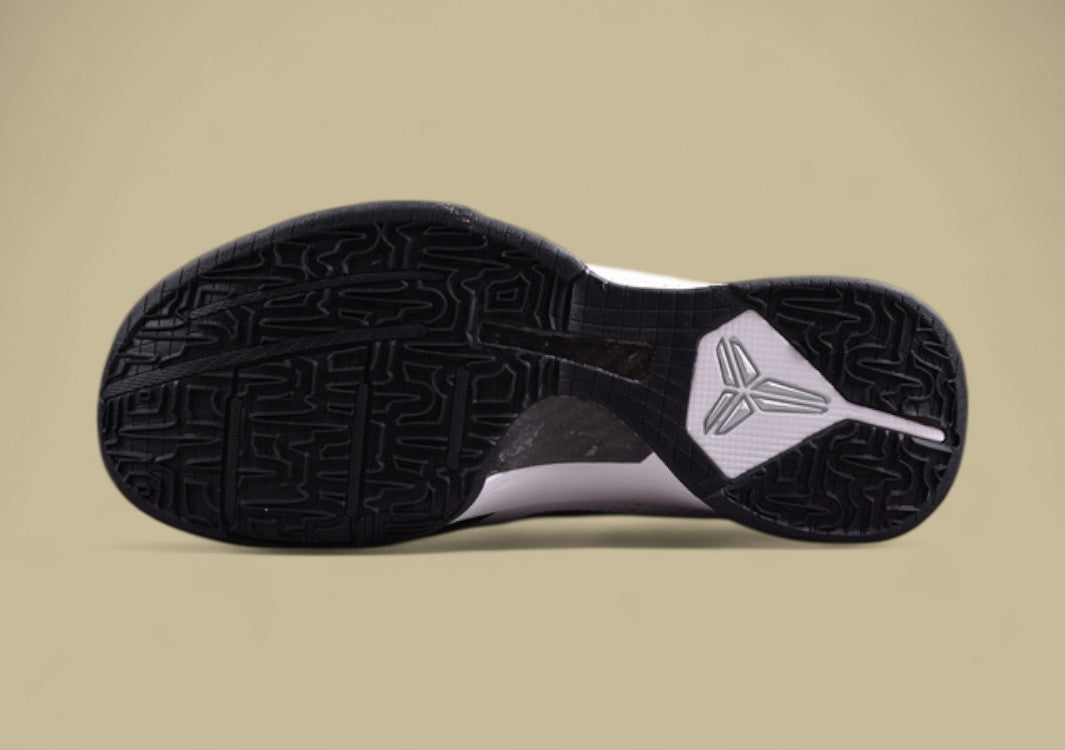 Nike Kobe "White Black" Classic Low-Top Basketball Shoe with Clean Monochrome Contrast and Speckled Midsole