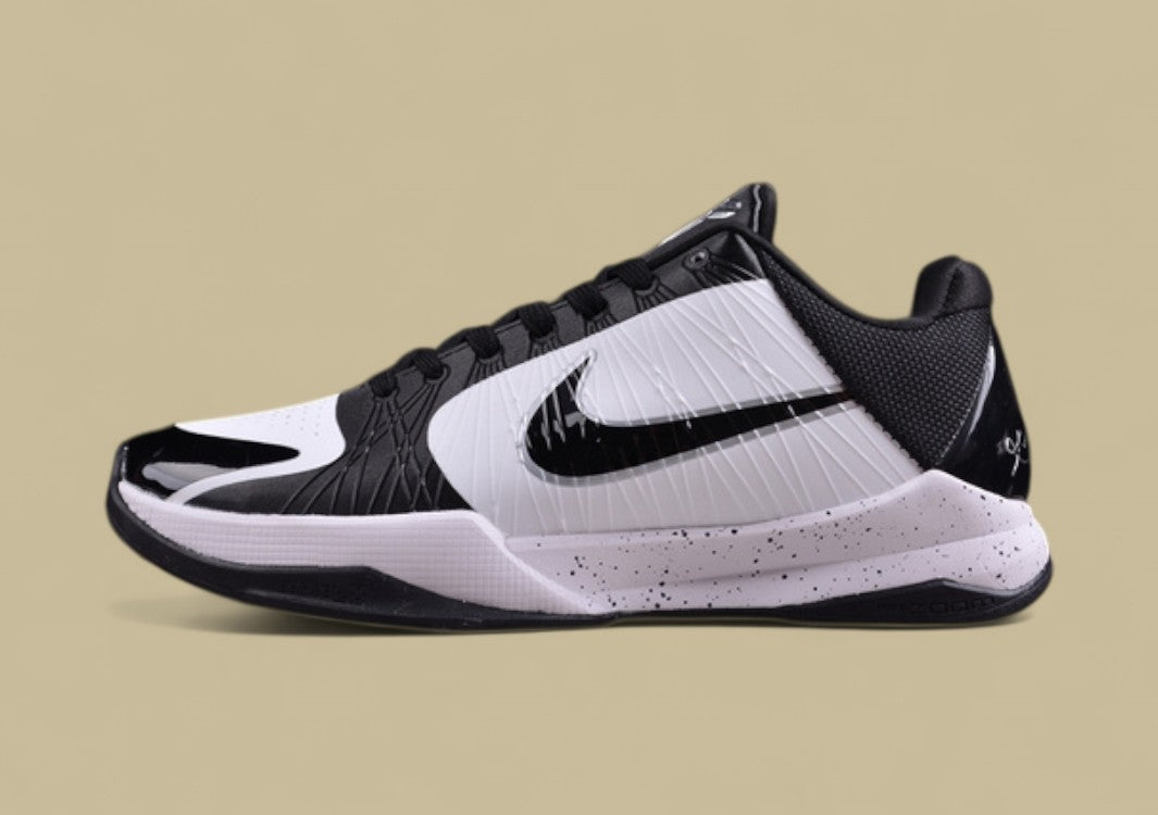 Nike Kobe "White Black" Classic Low-Top Basketball Shoe with Clean Monochrome Contrast and Speckled Midsole