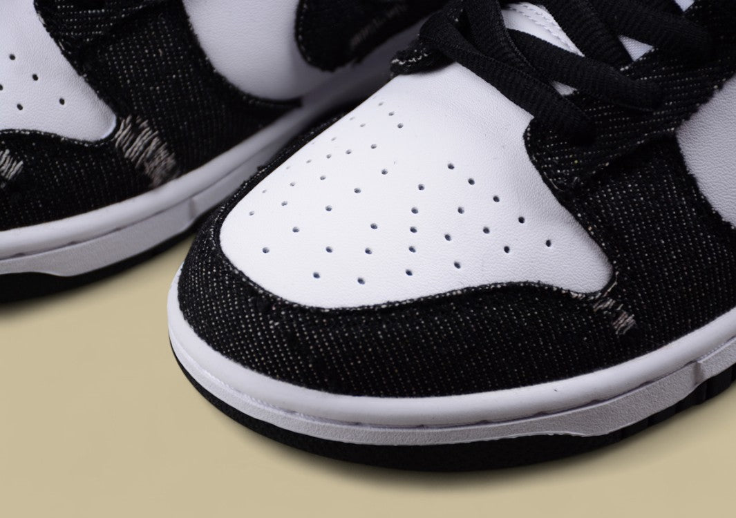 Nike SB Dunk Low x Levi’s “Black Denim”
