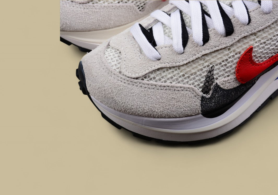 Nike VaporWaffle Sacai Catwalk Deconstruction Style