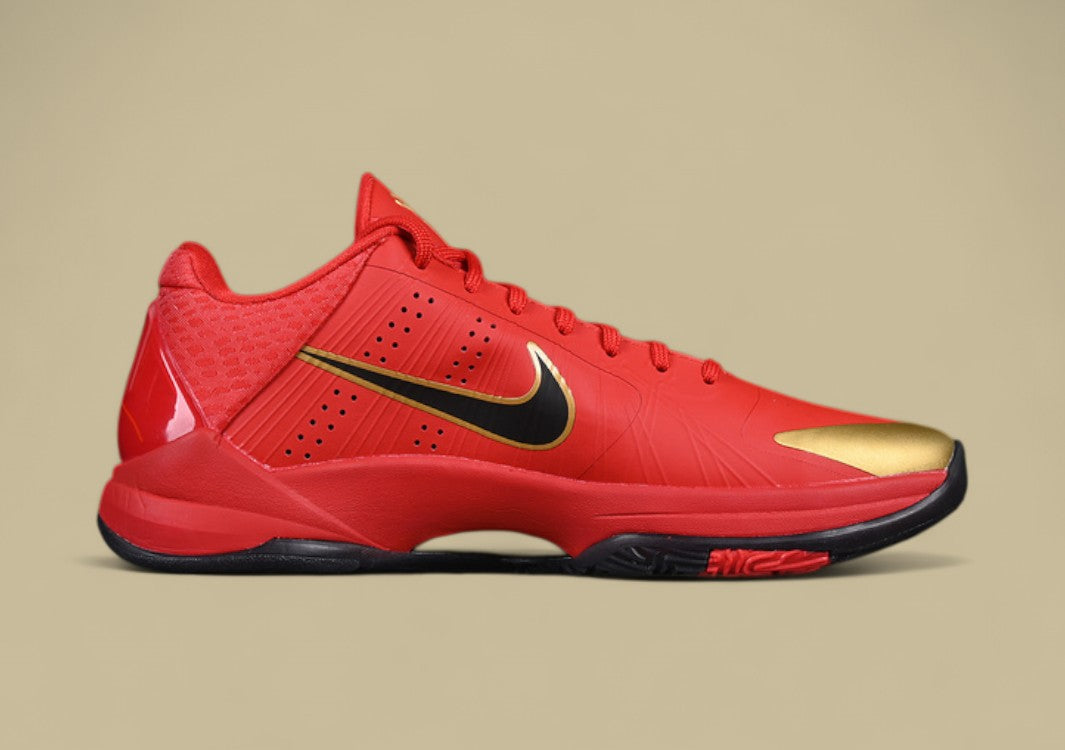 Nike Zoom Kobe Low Protro "Halo" White Flyknit Basketball Shoe with Black Carbon Heel