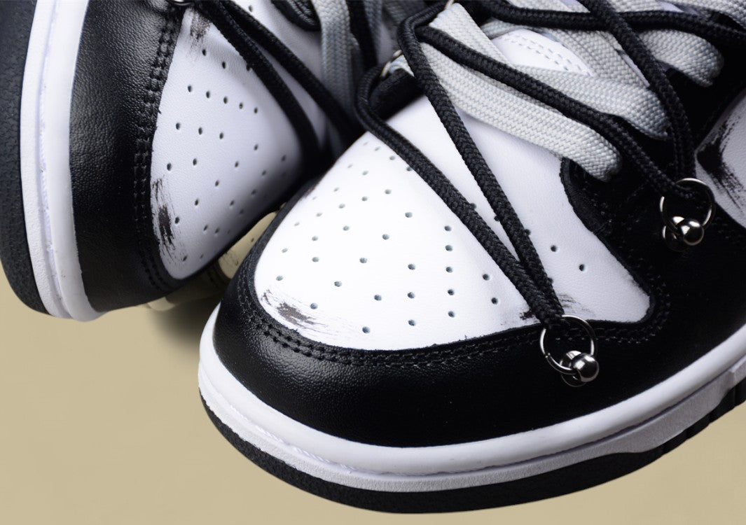 Nk Dunk Low Retro "Black" Deconstruction Style Dark Night Messenger Letter Graffiti Black and White Gray Sb Strap Low-top Casual Sneakers