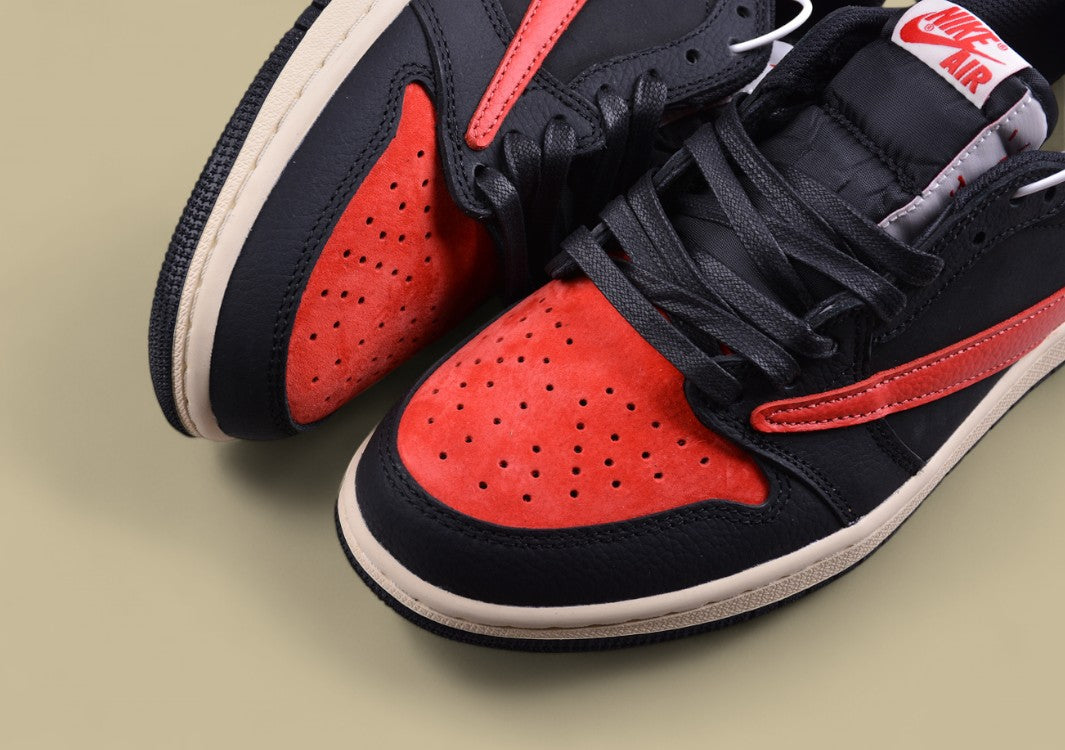 Travis Scott x Air Jordan 1 Low OG Inverted Hook Low-Top