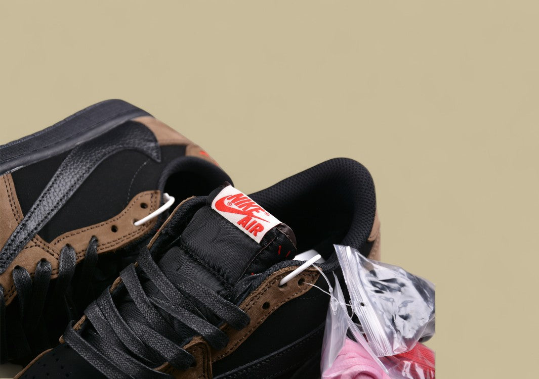 Travis Scott x Air Jordan 1 Low OG "Mocha"