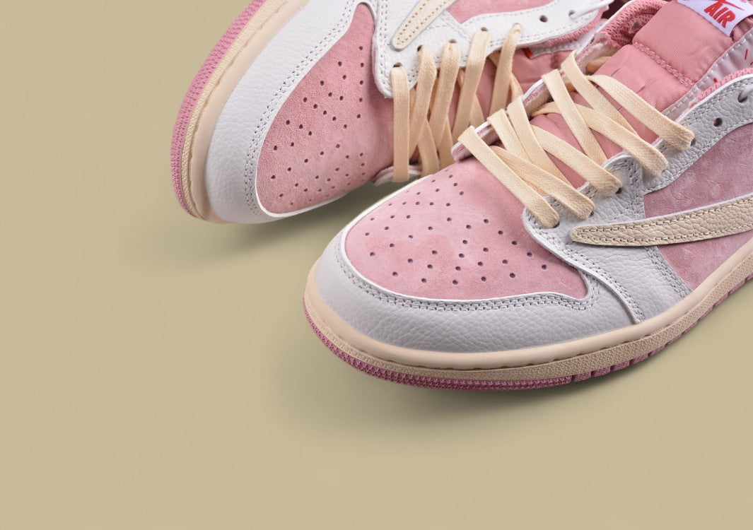 Travis Scott x Air Jordan 1 Low OG WMNS “Medium Olive”