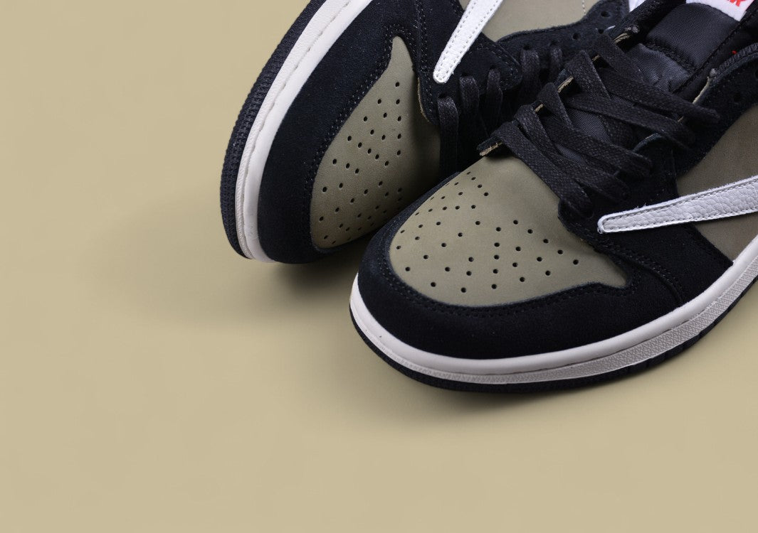 Travis Scott xAir Jordan 1 Low OG “Olive”