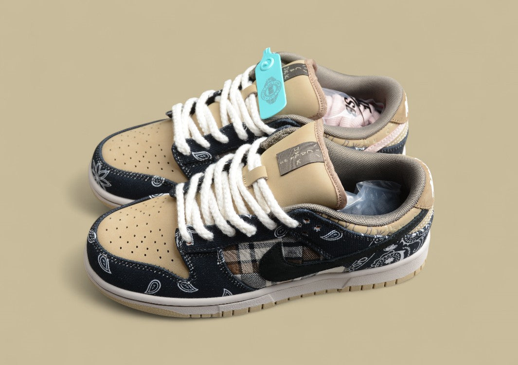 Travis Scott x Nike SB Dunk Low Cashew Flower Splicing Low-Top Sneakers