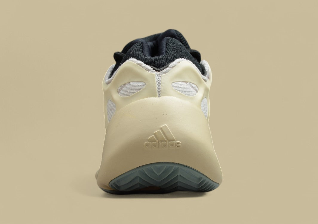 Yeezy 700 V3 "Azael" Coconut 700 Luminous Retro Daddy Shoes