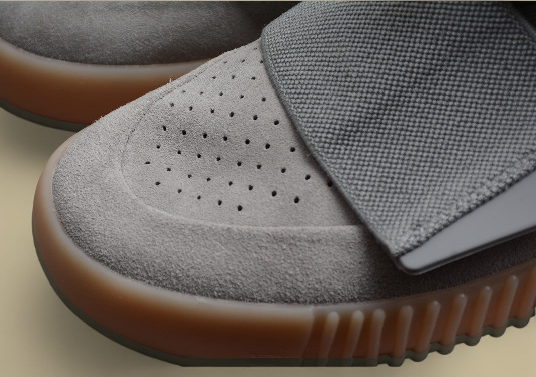Yeezy 750 Boost OG "Grey Gum" Coconut High Top Luminous Gray